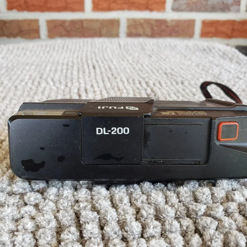 Fuji DL-200 35mm camera
